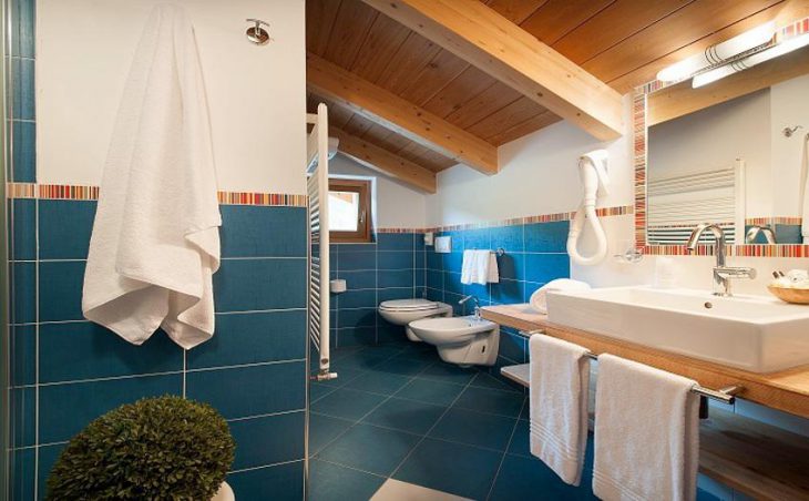 Hotel Alegra, Livigno, Bathroom